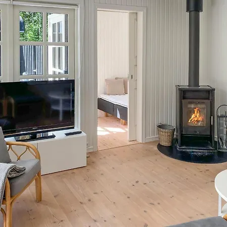 3 Bedroom Gorgeous In Holiday home Hals