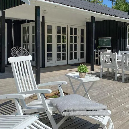 3 Bedroom Gorgeous In Holiday home