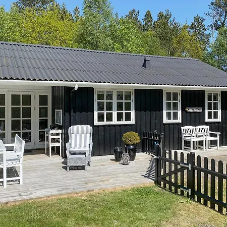 3 Bedroom Gorgeous In Holiday home